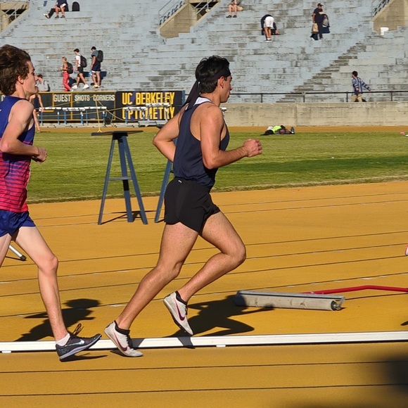 Meet your Posher, Diego - Picture 1 of 1